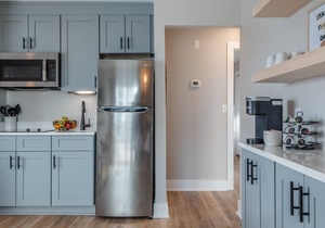 The Beach House at Oak island 201: 2BR Apartment King, King, QSS