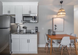 The Beach House at Oak Island 204: 1BR Apartment King + QSS