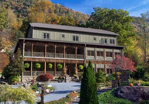 The Esmeralda Inn, Restaurant and Spa - No Cleaning Fees!