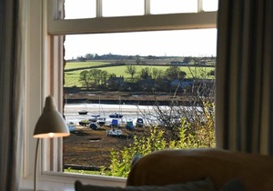 THE OLD WATCHTOWER, romantic, country holiday cottage in Alnmouth