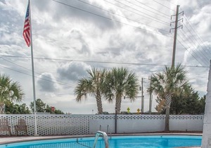 The Waterway 233: 1BR, 1BA, sleeps 4 - Apartment with complex pool!