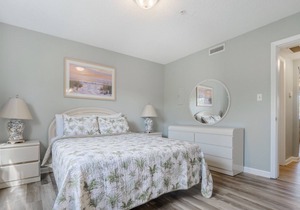 The Waterway 233: 1BR, 1BA, sleeps 4 - Apartment with complex pool!
