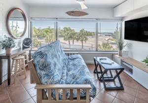 The Waterway 220: King + QSS Studio with complex pool