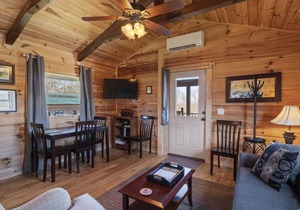 Tiny Cabin 2- Near Tryon Equestrian Center