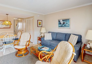 Townhouse style condo at Pine Knoll Townes