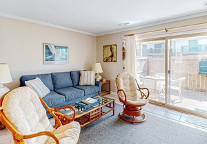 Townhouse style condo at Pine Knoll Townes