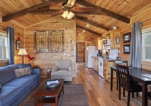 Tryon Tiny Cabin #3 minutes from Equestrian Center