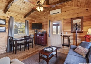 Tryon Tiny Cabin #3 minutes from Equestrian Center