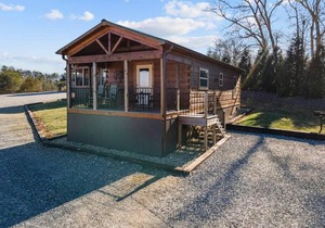 Tryon Tiny Cabin #3 minutes from Equestrian Center