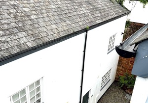 Unique 2 bedroom duplex apartment with roof terrace in the heart of Exeter