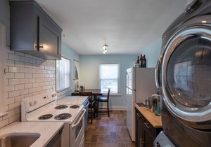★Walkable 2BR Plaza Midwood Bungalow★ Free Parking