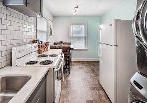 ★Walkable 2BR Plaza Midwood Bungalow★ Free Parking