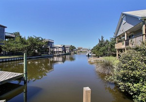 Waterfront, Dog-Friendly Home w/Private W/D, Free WiFi, Central A/C, Shared Pool
