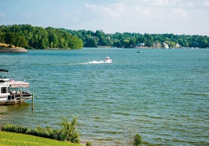 Waterview Family Style Two Bedroom Cabin #6 at Long Cove Resort - Flexible Cancellation! by RedAwning