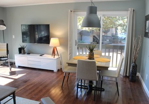 Welcome! Renovated, Ground Level, 2 BR 2 BA, Free WiFi, Cable, Pool.