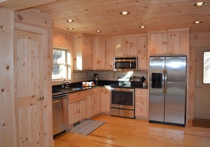 Welcome to Winghaven & Asheville! Secluded yet convenient to shops & food