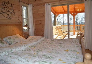 Welcome to Winghaven & Asheville! Secluded yet convenient to shops & food