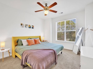 Luxe Shopping Entertainment | Ashbrook - Clawson Village