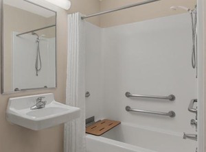 Candlewood Crabtree Ihg Hotel | Crabtree