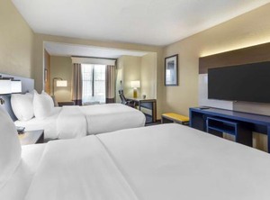 Comfort Suites Hanes Mall | Winston - Salem