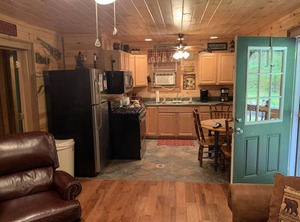 Cozy Located The Banks Of Trout Stream | Lansing