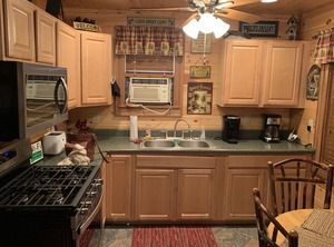 Cozy Located The Banks Of Trout Stream | Lansing