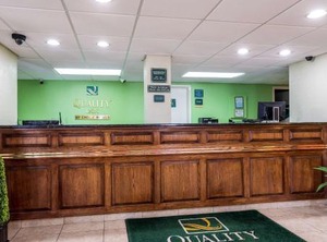Quality Inn North | Gold Rock