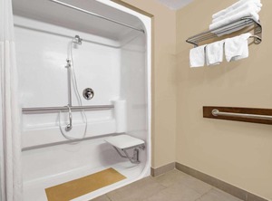 Ramada | Hendersonville
