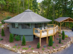 Tree Lodging Canton | Canton