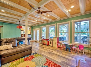 Waterfront Badin Deck | New London