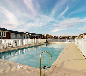 Pine Knoll Townes Shores 