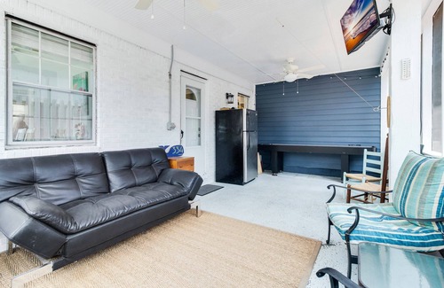 Tranquil Harbour House | 10% Off through Nov 30 - Wonderful Dog Friendly Cottage in the Peaceful Quiet Section of Oak Island