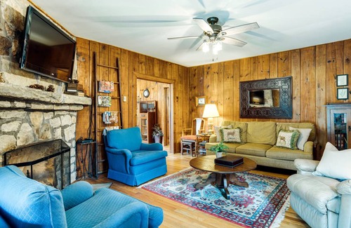 Hendersonville House | 102 m² House ∙ 3 bedrooms ∙ 7 guests