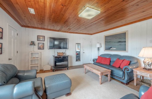 Topsail Beach House | 102 m² House ∙ 3 bedrooms ∙ 6 guests