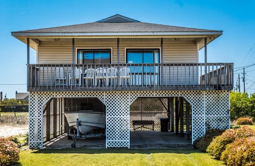 Topsail Beach House | 104 m² House ∙ 3 bedrooms ∙ 6 guests
