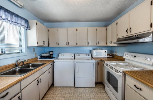 Topsail Beach House | 104 m² House ∙ 3 bedrooms ∙ 6 guests