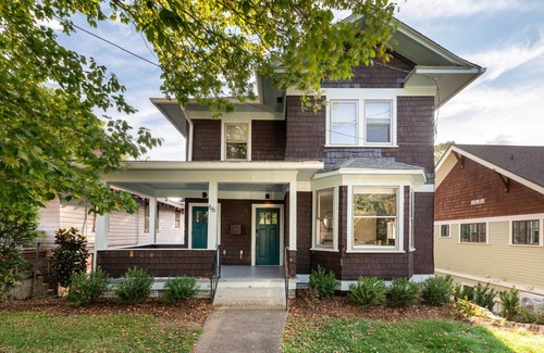 Historic Montford House | 106 m² House ∙ 2 bedrooms ∙ 4 guests