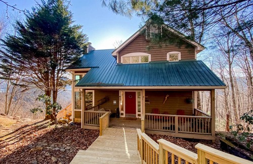 Cullowhee Cabin | 109 m² Cabin ∙ 2 bedrooms ∙ 6 guests