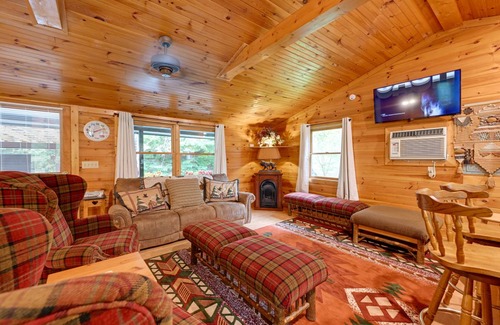 Robbinsville House | 111 m² House ∙ 2 bedrooms ∙ 4 guests