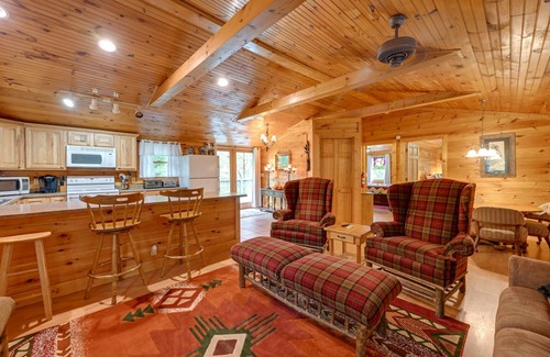Robbinsville House | 111 m² House ∙ 2 bedrooms ∙ 4 guests