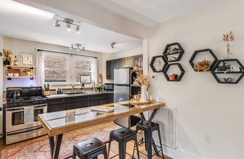 Woodfin House | 111 m² House ∙ 3 bedrooms ∙ 8 guests