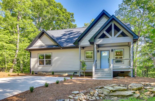 Hendersonville House | 111 m² House ∙ 2 bedrooms ∙ 4 guests