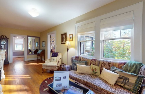 Hendersonville House | 112 m² House ∙ 2 bedrooms ∙ 4 guests