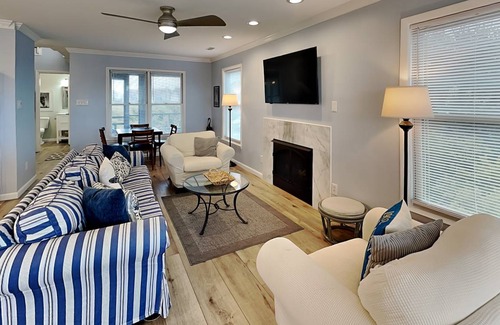 Topsail Beach House | 112 m² House ∙ 2 bedrooms ∙ 6 guests