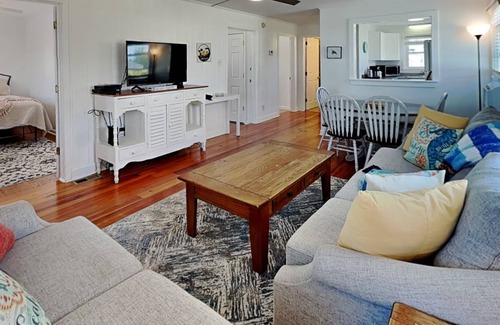 Wilmington Beach House | 114 m² House ∙ 3 bedrooms ∙ 8 guests