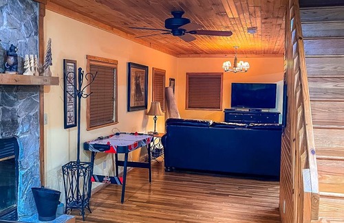 Todd House | 120 m² House ∙ 3 bedrooms ∙ 6 guests