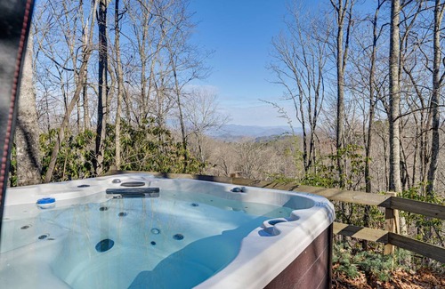 Bryson City House | 120 m² House ∙ 3 bedrooms ∙ 6 guests