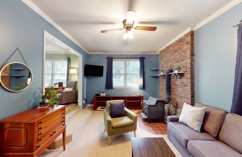 Mills River House | 120 m² House ∙ 3 bedrooms ∙ 6 guests