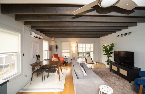 Woodfin House | 123 m² House ∙ 3 bedrooms ∙ 6 guests