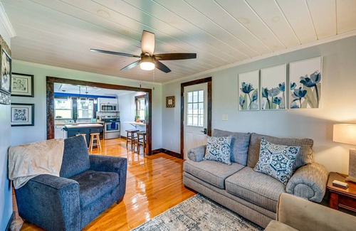 Elkin House | 130 m² House ∙ 2 bedrooms ∙ 6 guests